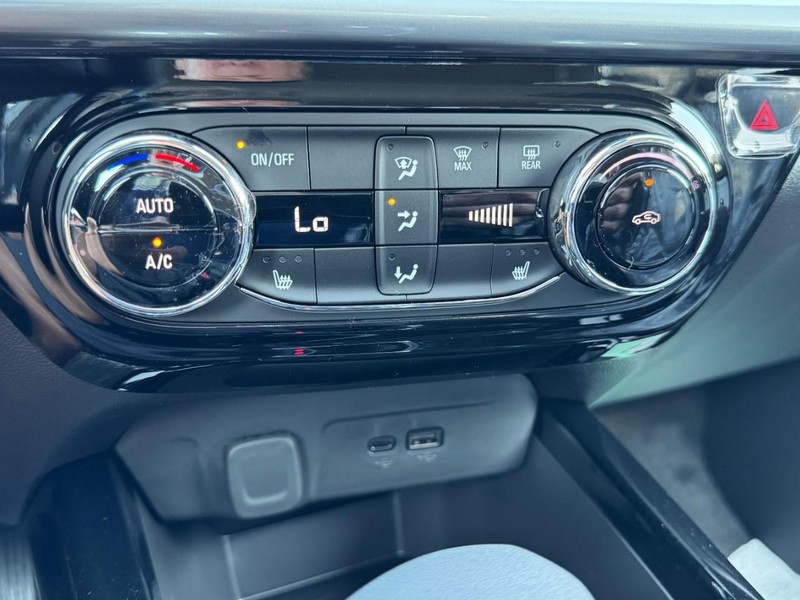 Chevrolet Trax Vehicle Image 11