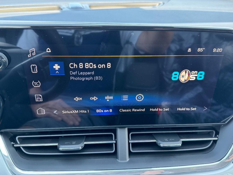 Chevrolet Trax Vehicle Image 12