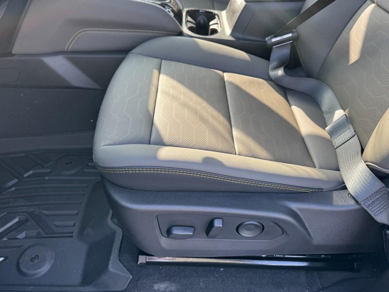 Chevrolet Colorado Vehicle Image 11