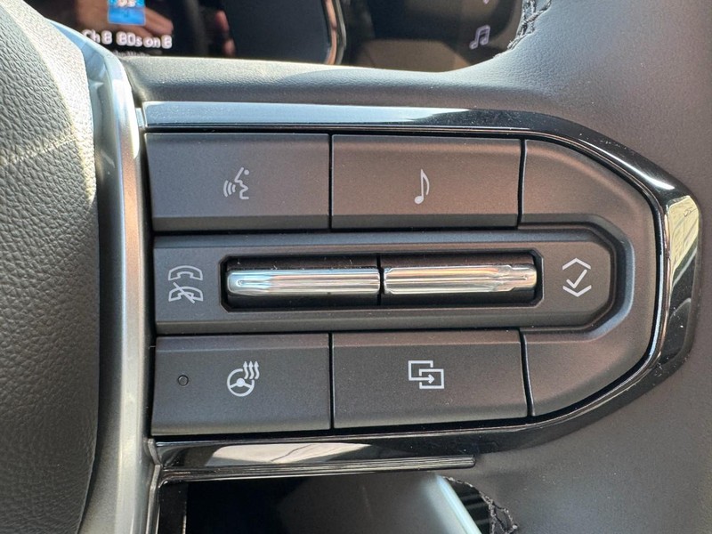 Chevrolet Colorado Vehicle Image 14