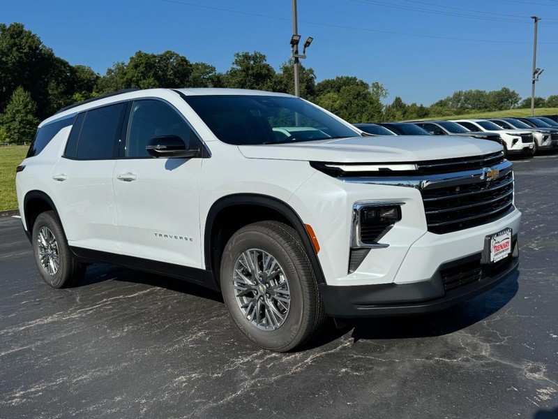 Chevrolet Traverse Vehicle Image 02
