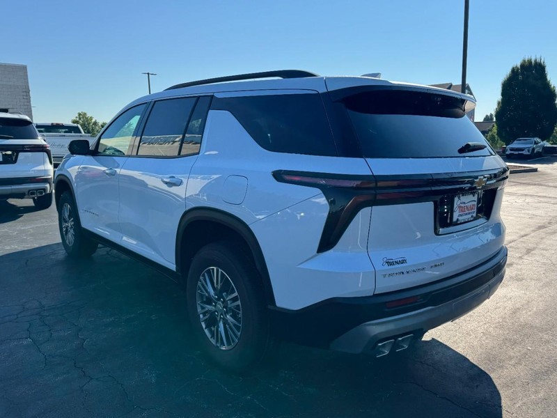 Chevrolet Traverse Vehicle Image 05