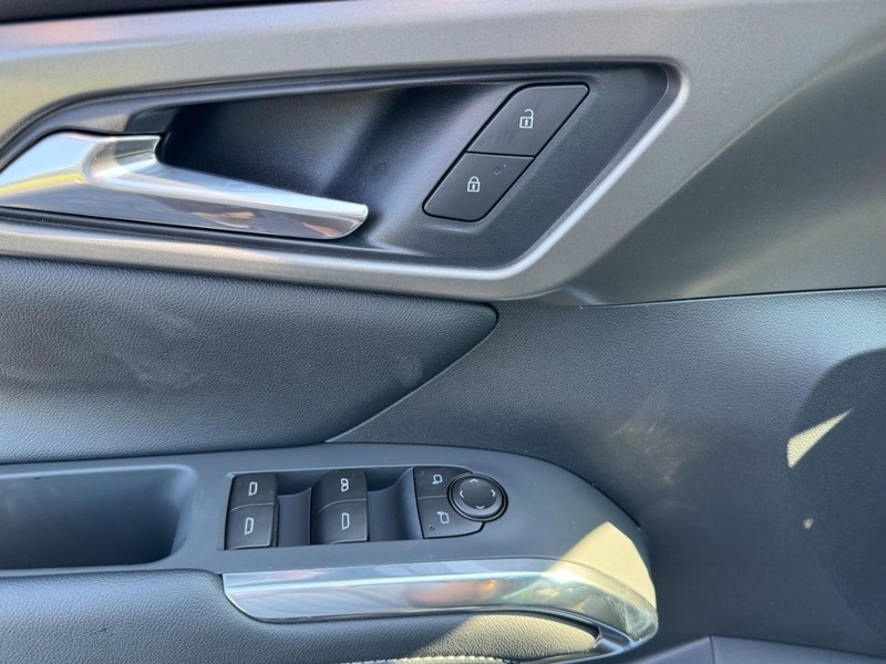 Chevrolet Traverse Vehicle Image 11