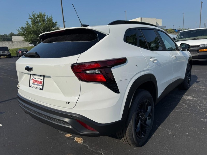 Chevrolet Trax Vehicle Image 03
