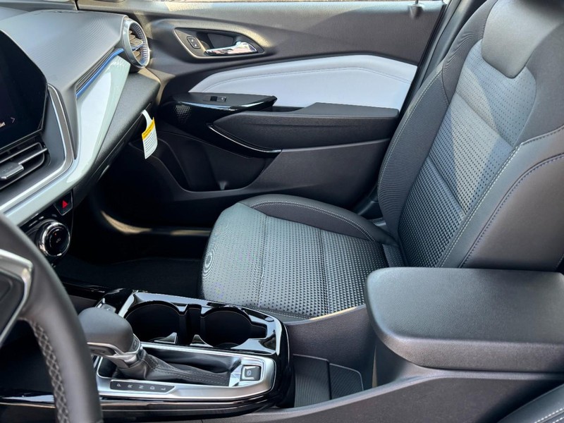 Chevrolet Trax Vehicle Image 08