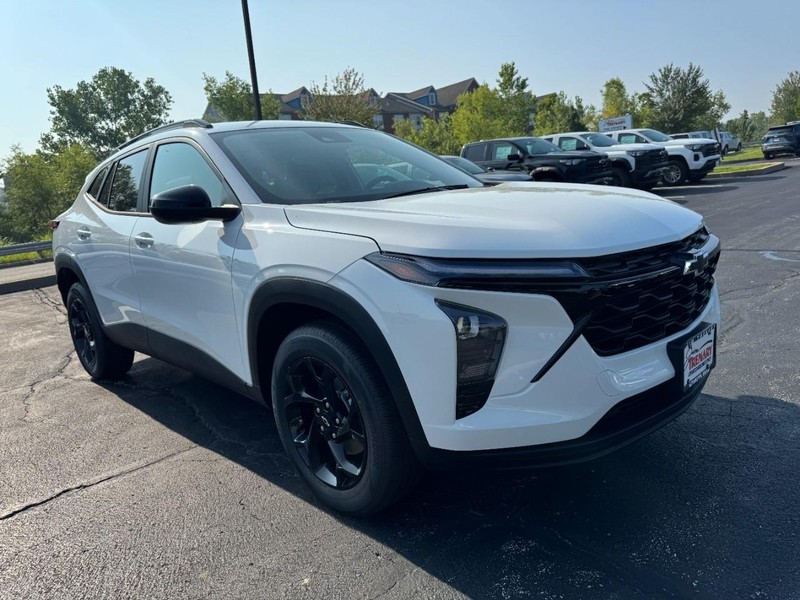 Chevrolet Trax Vehicle Image 02