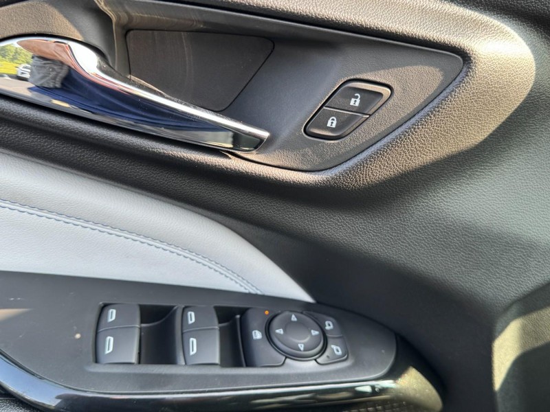 Chevrolet Trax Vehicle Image 09