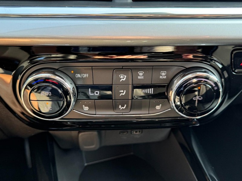 Chevrolet Trax Vehicle Image 12
