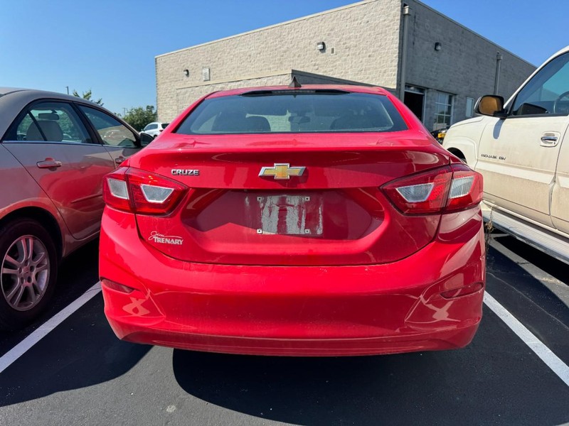 Chevrolet Cruze Vehicle Full-screen Gallery Image 04