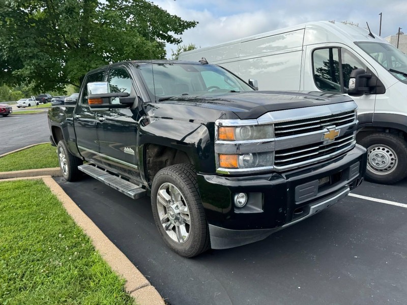 Chevrolet Silverado 2500HD Built After Aug 14 Vehicle Image 04