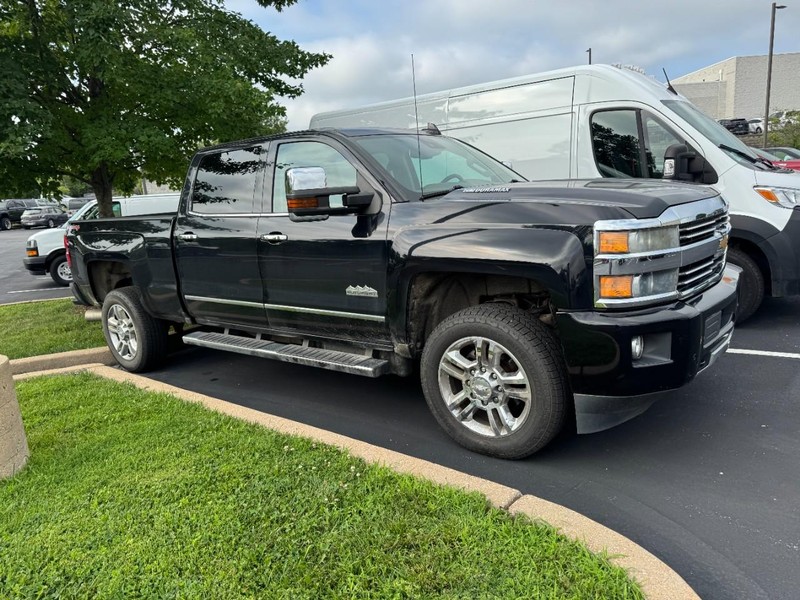 Chevrolet Silverado 2500HD Built After Aug 14 Vehicle Image 05