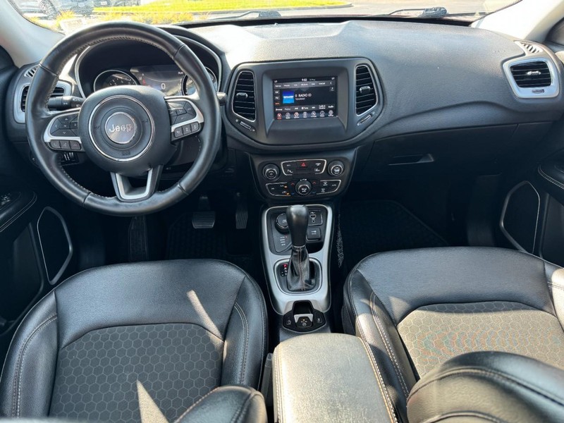 Jeep Compass Vehicle Image 11