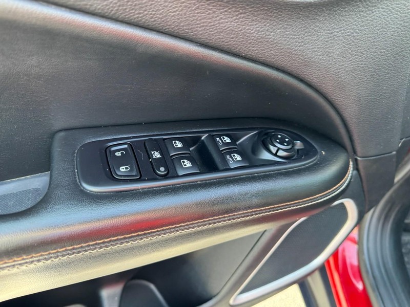 Jeep Compass Vehicle Image 15