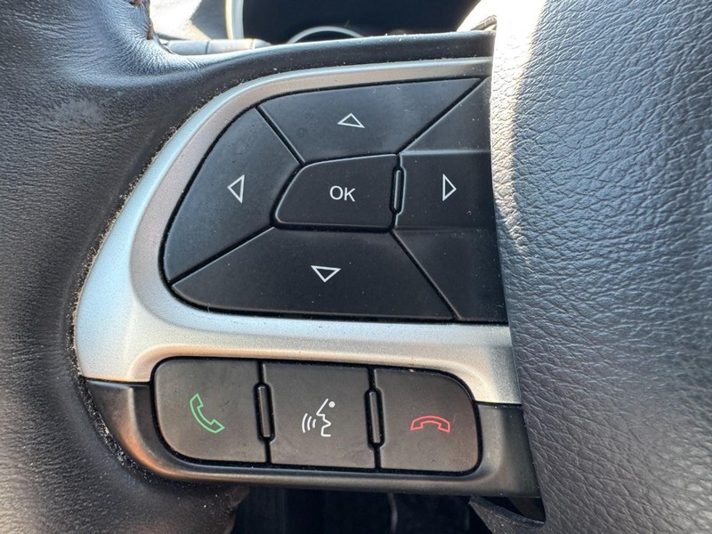 Jeep Compass Vehicle Image 16