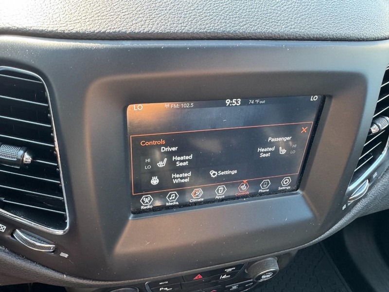 Jeep Compass Vehicle Image 21