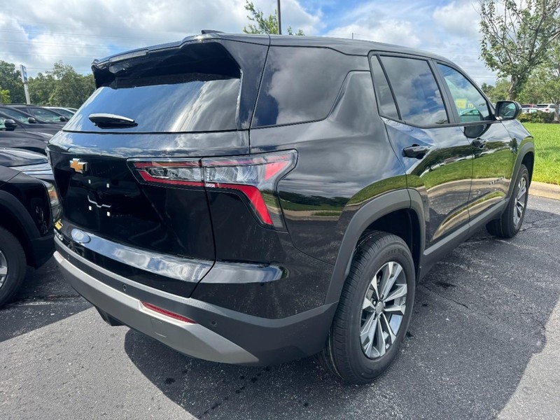 Chevrolet Equinox Vehicle Image 03