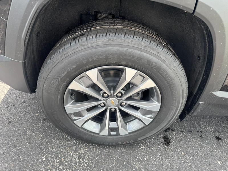 Chevrolet Equinox Vehicle Image 05