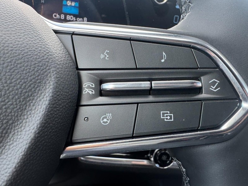 Chevrolet Equinox Vehicle Image 11