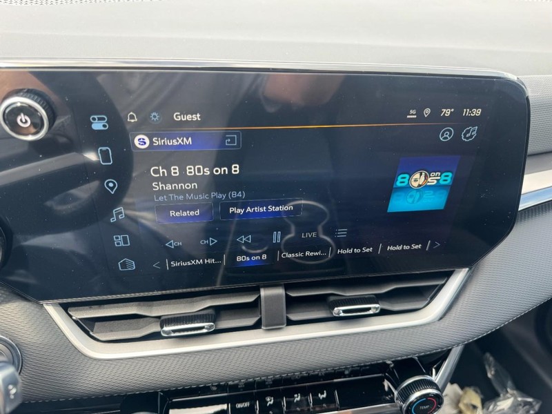 Chevrolet Equinox Vehicle Image 13
