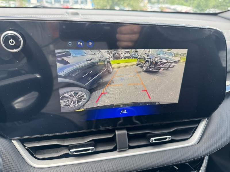 Chevrolet Equinox Vehicle Image 14