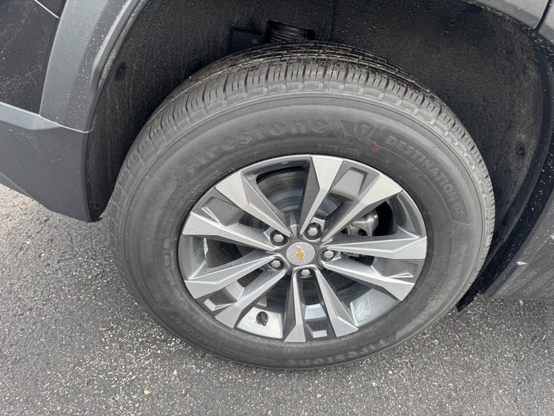 Chevrolet Equinox Vehicle Image 04