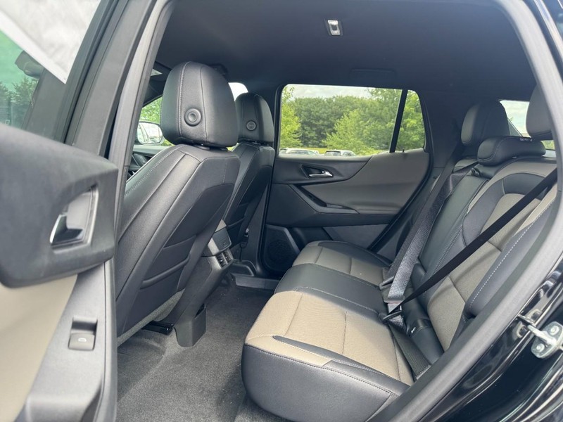 Chevrolet Equinox Vehicle Image 05