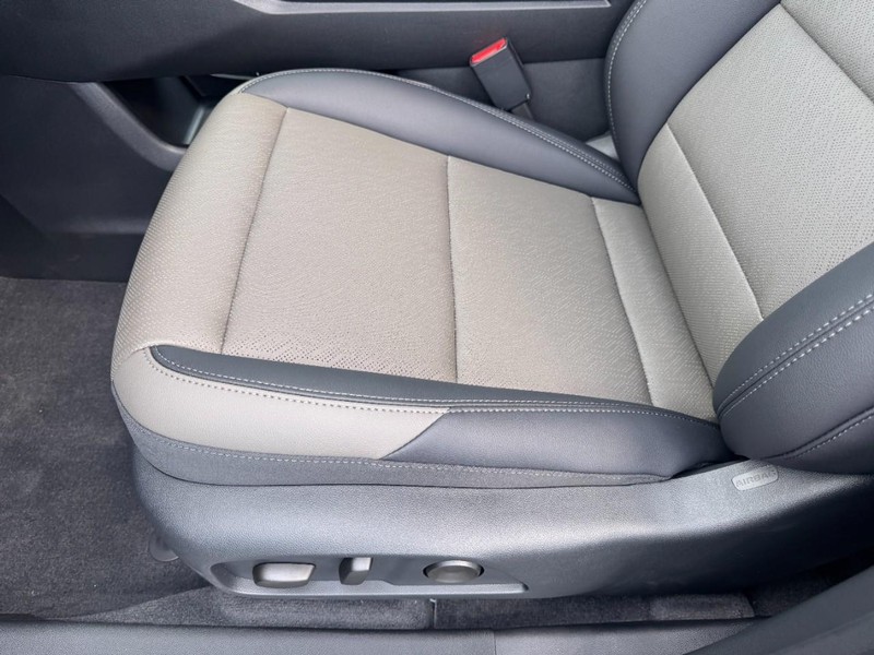 Chevrolet Equinox Vehicle Image 07