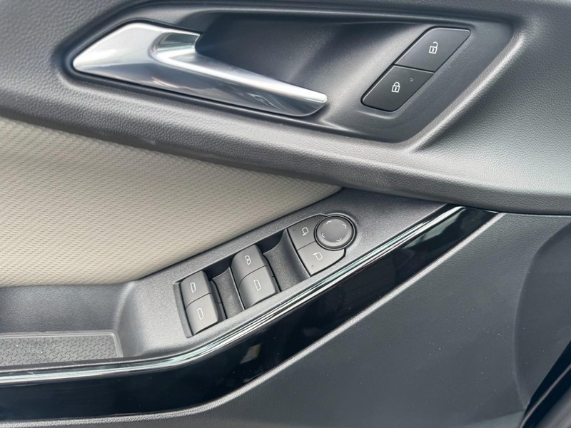 Chevrolet Equinox Vehicle Image 08
