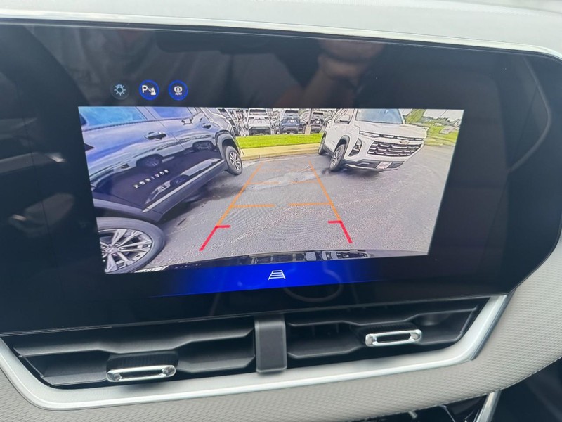 Chevrolet Equinox Vehicle Image 14