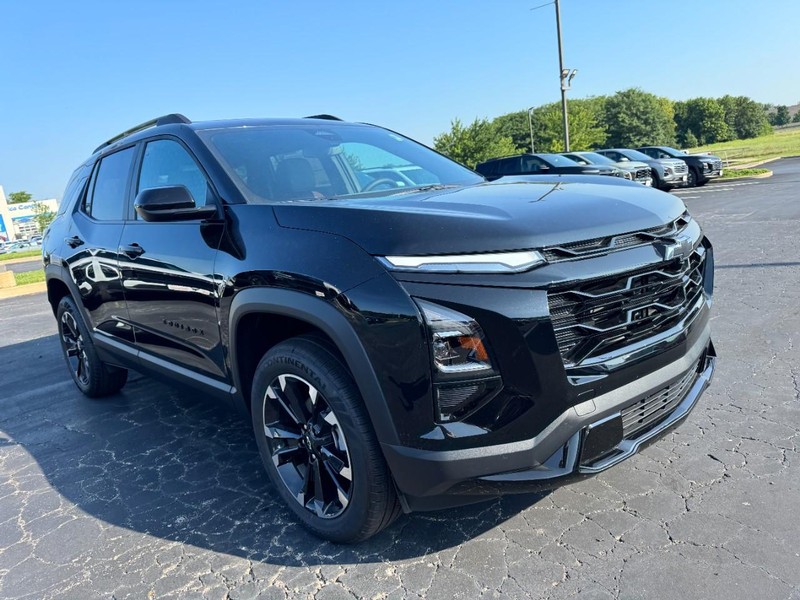 Chevrolet Equinox Vehicle Image 02