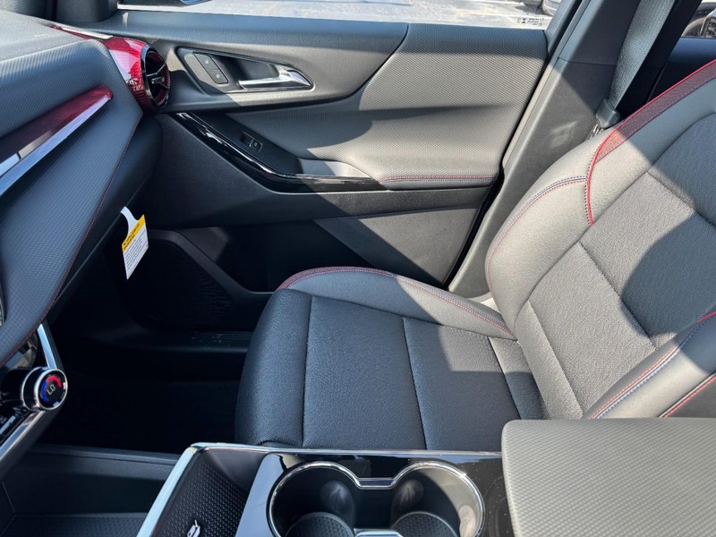 Chevrolet Equinox Vehicle Image 09