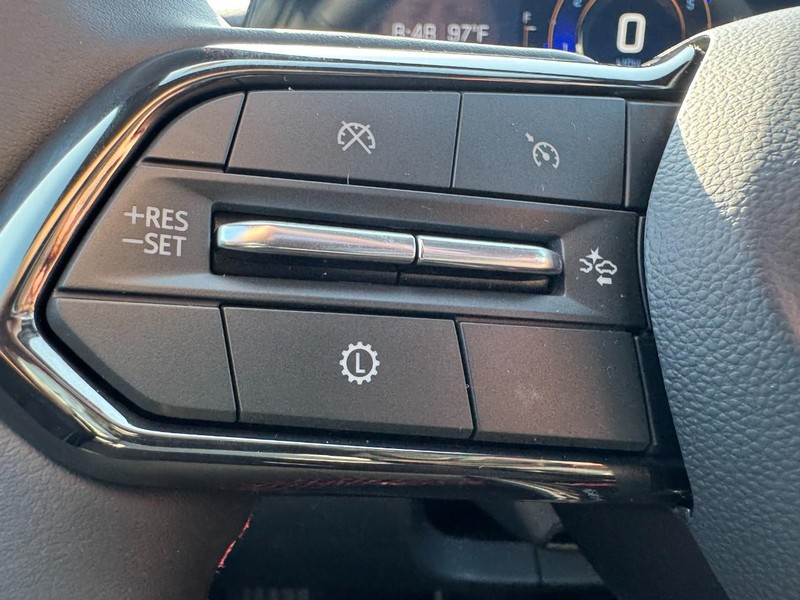 Chevrolet Equinox Vehicle Image 12