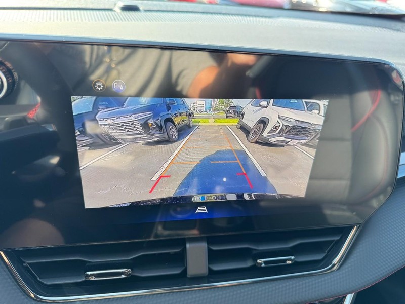 Chevrolet Equinox Vehicle Image 17