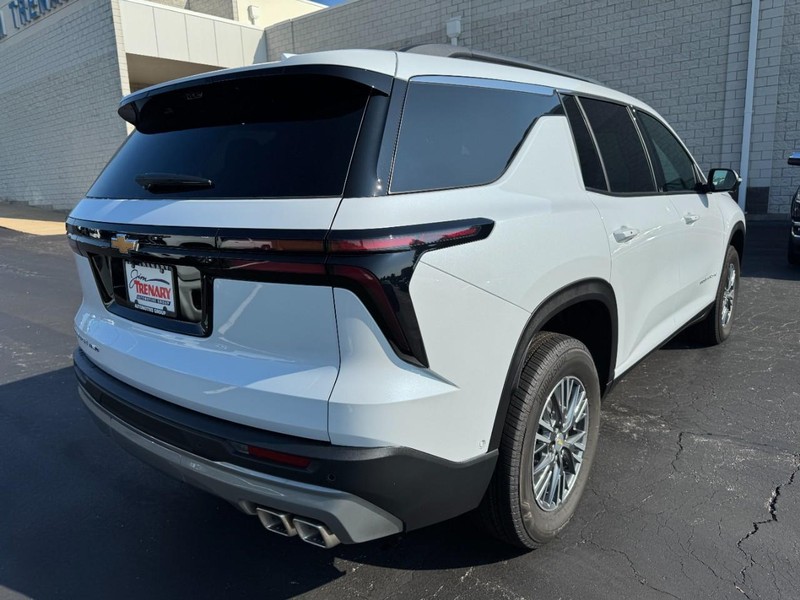 Chevrolet Traverse Vehicle Image 03