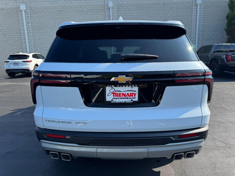 Chevrolet Traverse Vehicle Image 04