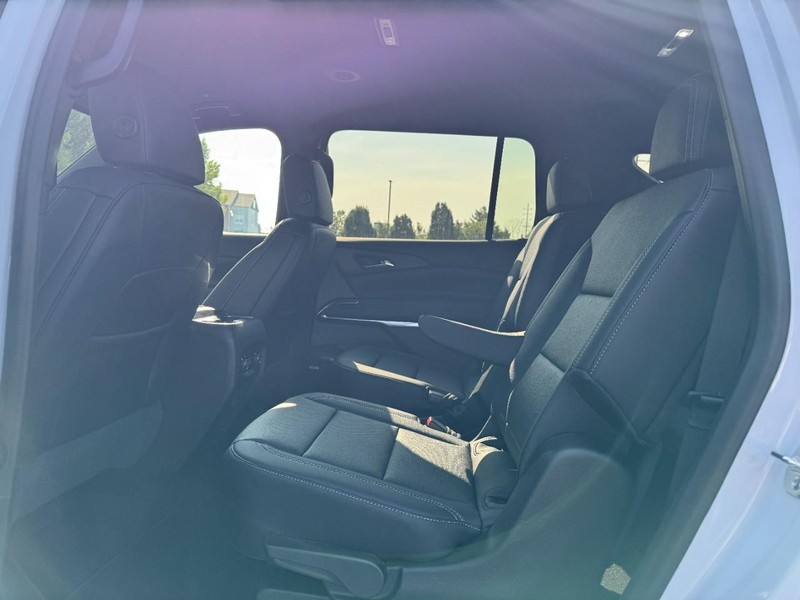 Chevrolet Traverse Vehicle Image 07