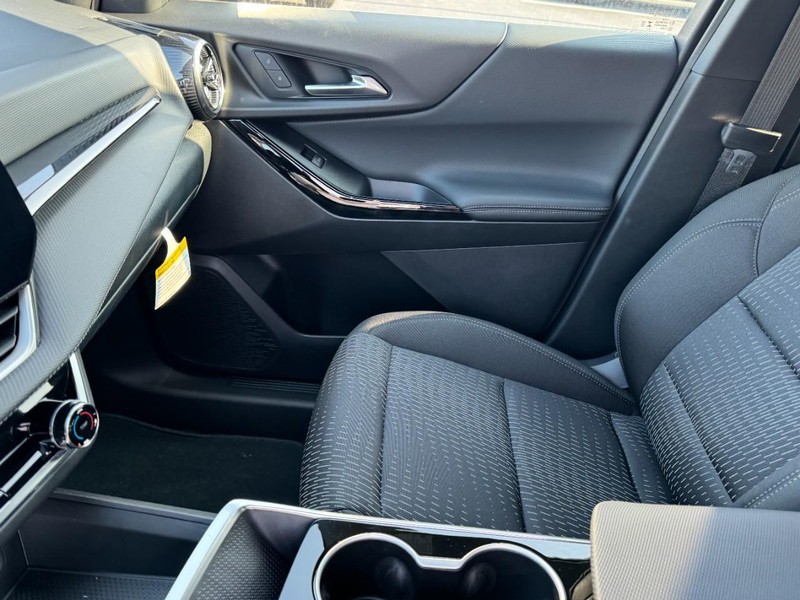 Chevrolet Equinox Vehicle Image 08