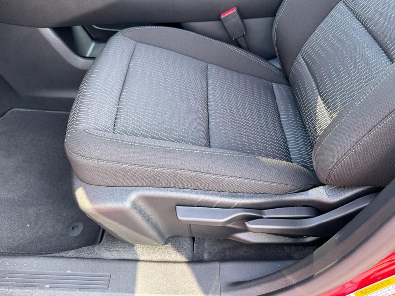 Chevrolet Equinox Vehicle Image 09