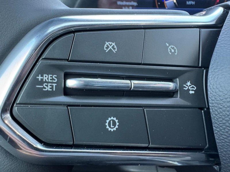 Chevrolet Equinox Vehicle Image 11