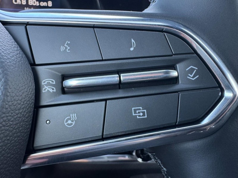 Chevrolet Equinox Vehicle Image 12