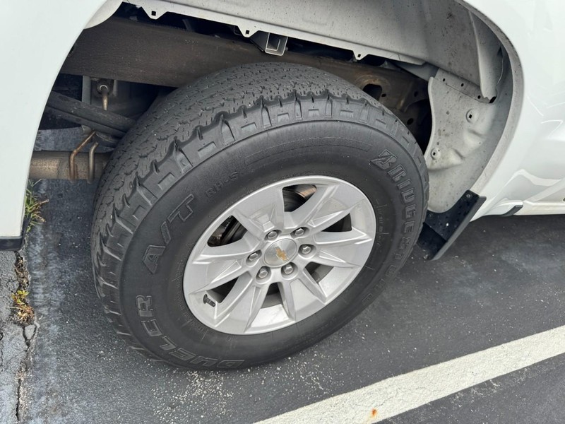 Chevrolet Silverado 1500 Vehicle Image 05