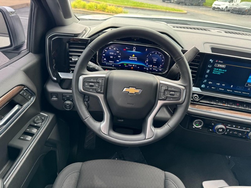 Chevrolet Silverado 1500 Vehicle Image 12