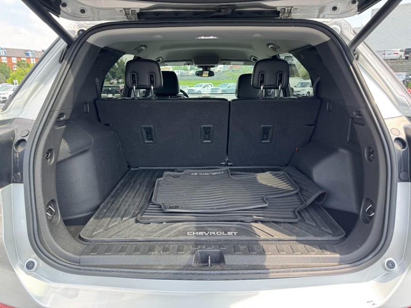 Chevrolet Equinox Vehicle Full-screen Gallery Image 06