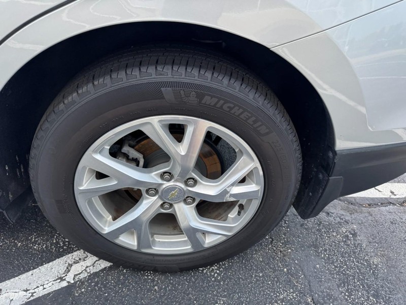 Chevrolet Equinox Vehicle Full-screen Gallery Image 07
