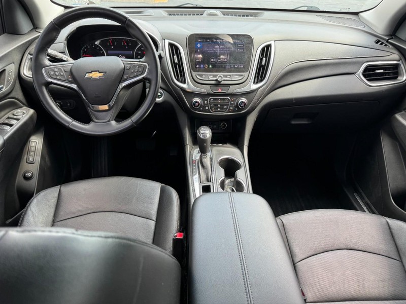 Chevrolet Equinox Vehicle Full-screen Gallery Image 11