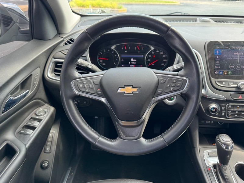 Chevrolet Equinox Vehicle Full-screen Gallery Image 12