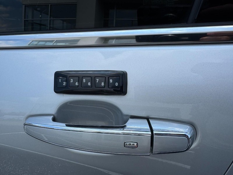 Chevrolet Equinox Vehicle Full-screen Gallery Image 13