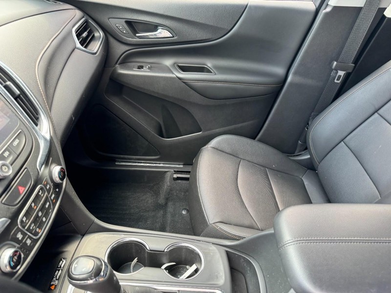 Chevrolet Equinox Vehicle Full-screen Gallery Image 14