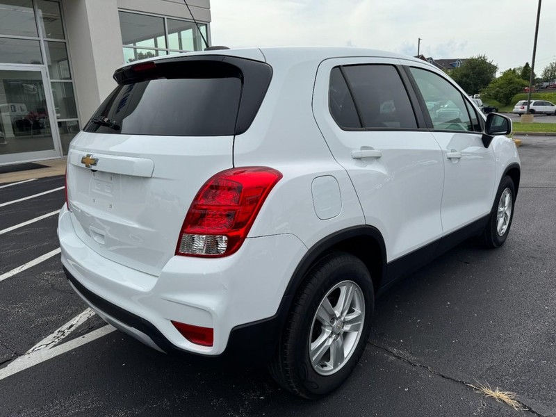 Chevrolet Trax Vehicle Image 03