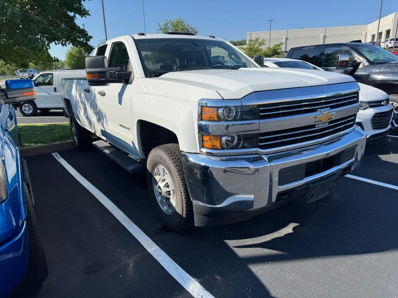 Chevrolet Silverado 2500HD Vehicle Image 04